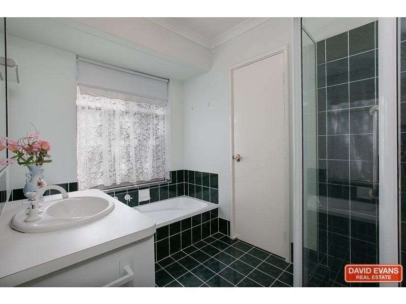 68 Honeysuckle Ramble, Halls Head WA 6210