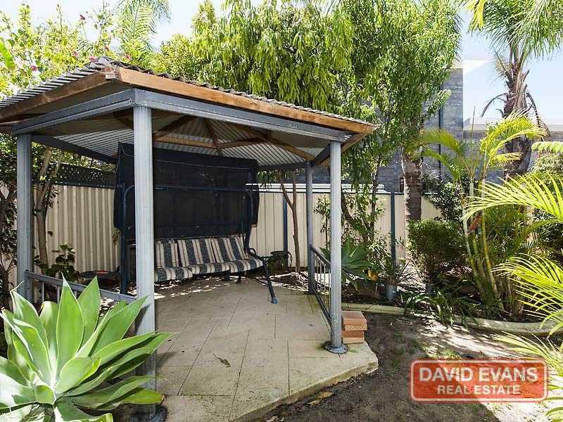 3 Charles Place, Wannanup WA 6210