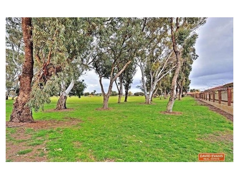 2/27 Goongarrie Drive, Cooloongup WA 6168