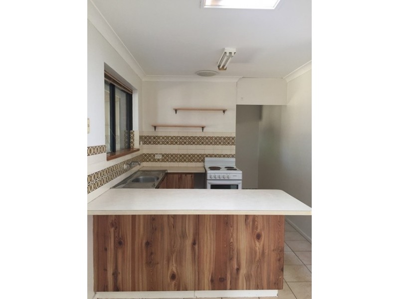95 Seabrook Ave, Rockingham WA 6168