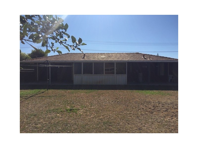 95 Seabrook Ave, Rockingham WA 6168