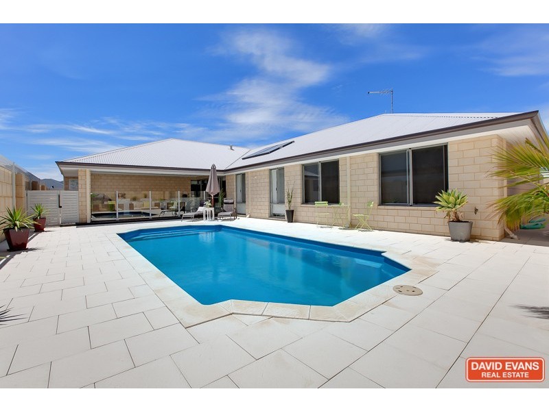 1 Flagstaff Crescent, Secret Harbour WA 6173