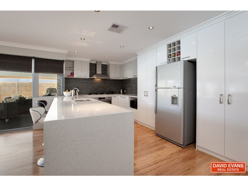 1 Flagstaff Crescent, Secret Harbour WA 6173