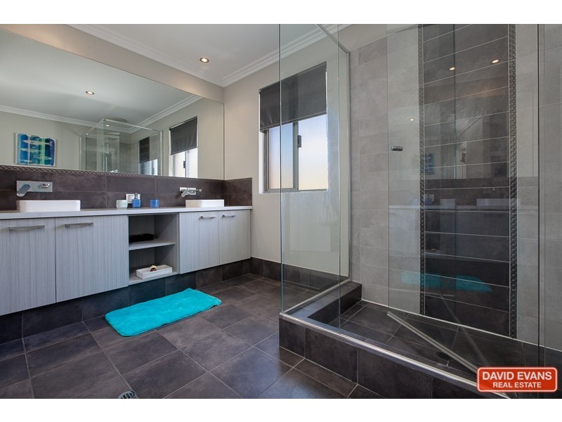 1 Flagstaff Crescent, Secret Harbour WA 6173