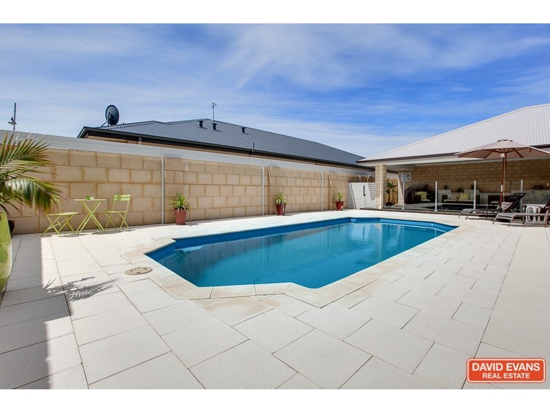 1 Flagstaff Crescent, Secret Harbour WA 6173