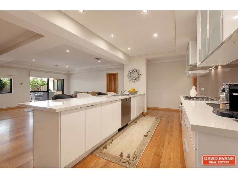 14 Oceanrunner Boulevard, Shoalwater WA 6169