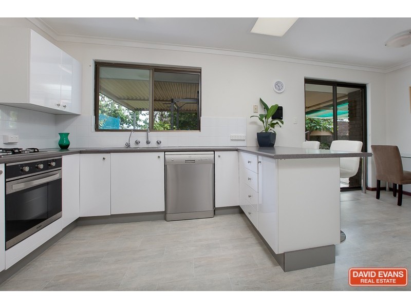 6 Taurus Court, Rockingham WA 6168