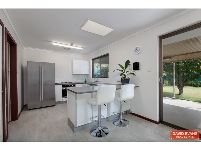 6 Taurus Court, Rockingham WA 6168