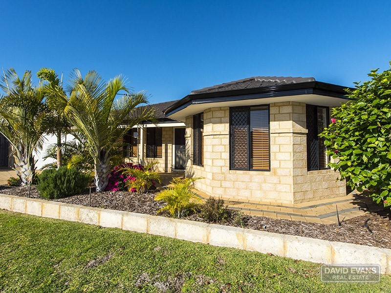 8 Boyle Ave, Rockingham WA 6168