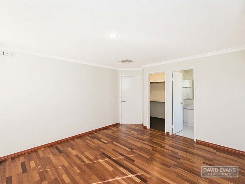 8 Boyle Ave, Rockingham WA 6168