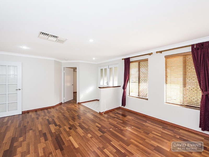 8 Boyle Ave, Rockingham WA 6168