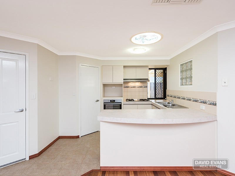 8 Boyle Ave, Rockingham WA 6168