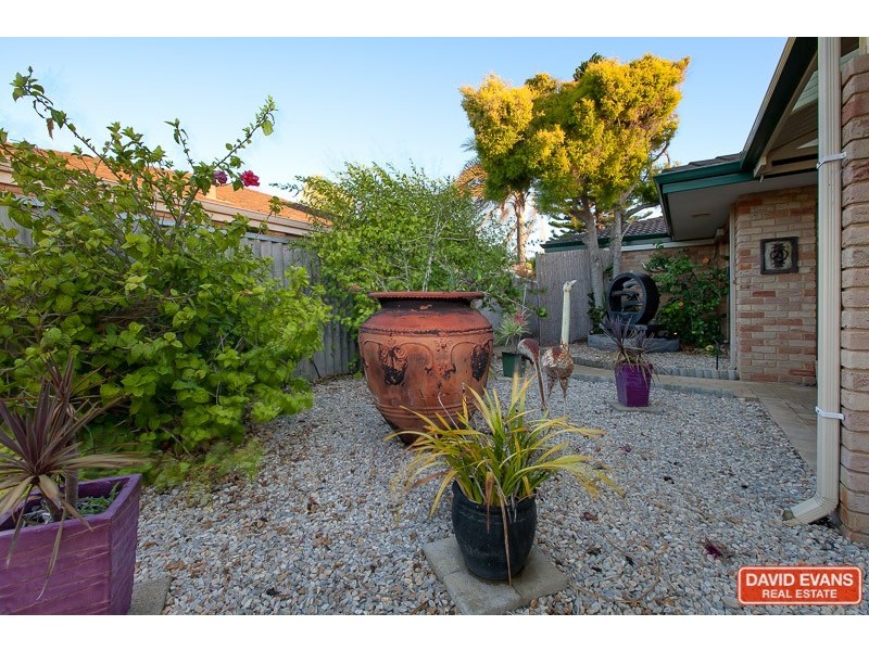 6 Derwent Place, Rockingham WA 6168