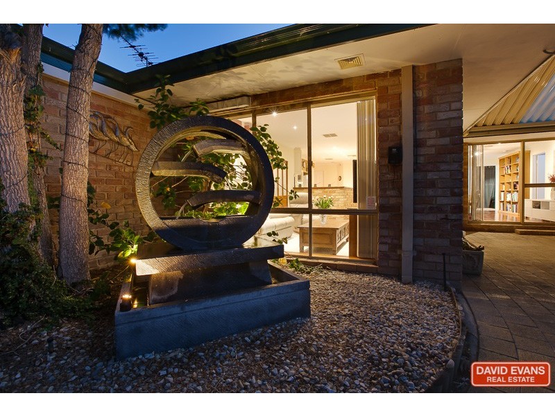 6 Derwent Place, Rockingham WA 6168