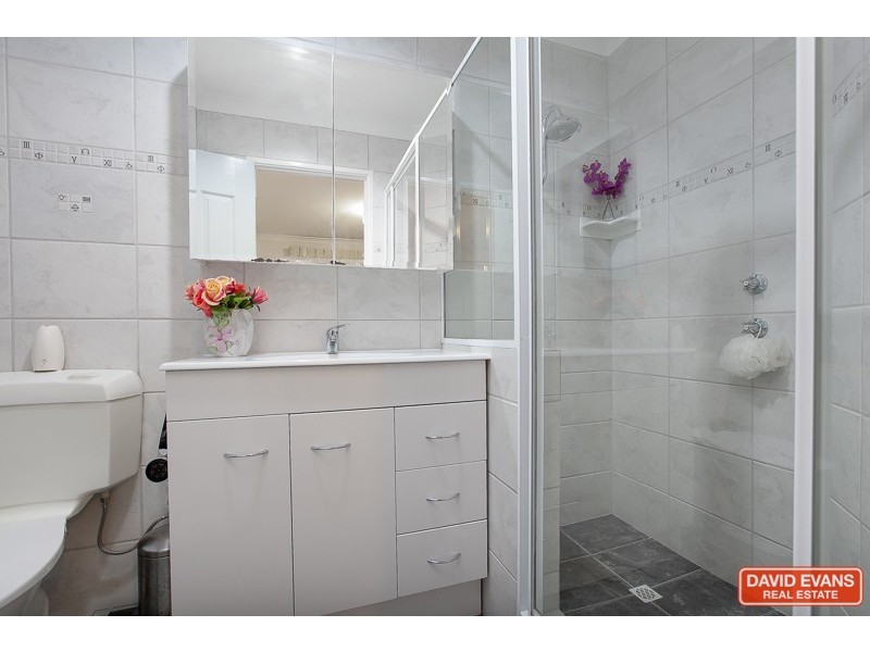 6 Derwent Place, Rockingham WA 6168