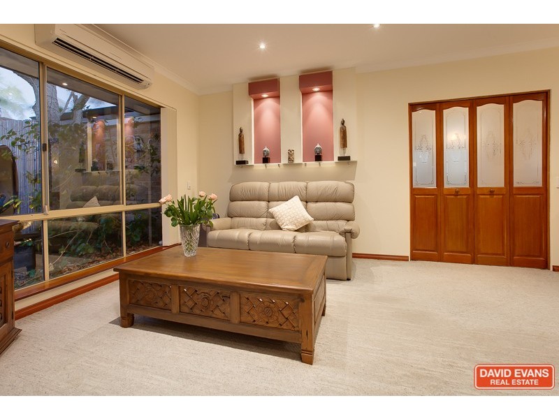 6 Derwent Place, Rockingham WA 6168