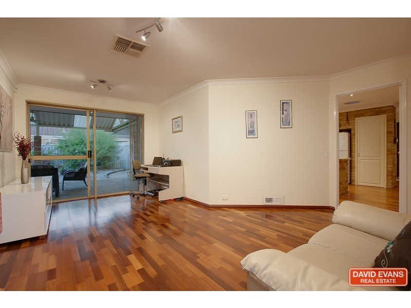 6 Derwent Place, Rockingham WA 6168