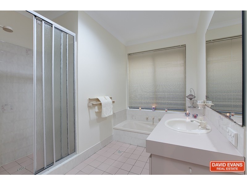 6 Derwent Place, Rockingham WA 6168