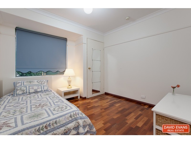 6 Derwent Place, Rockingham WA 6168