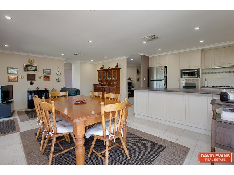 3 Rochester Way, Meadow Springs WA 6210