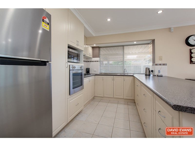 3 Rochester Way, Meadow Springs WA 6210