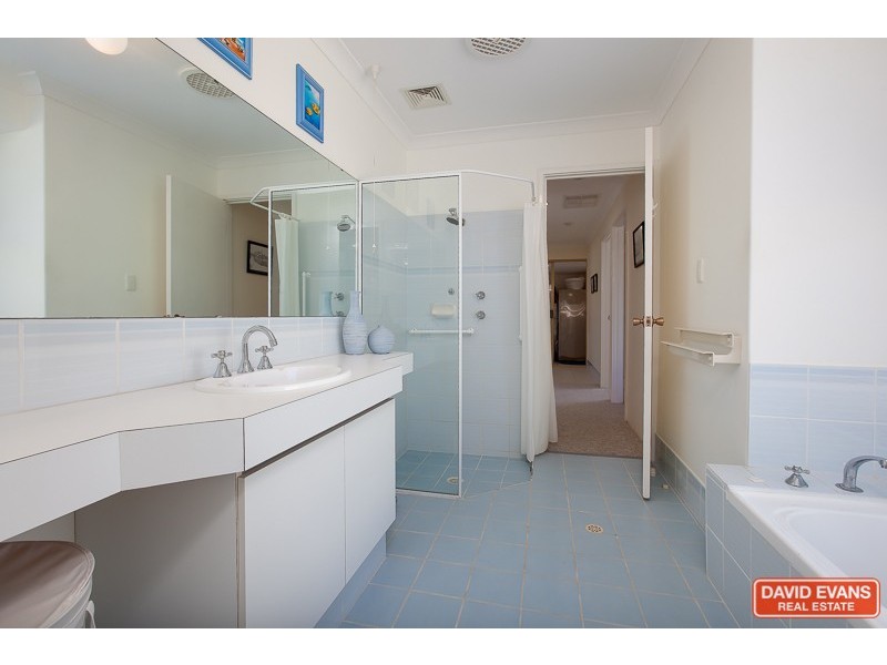 3 Rochester Way, Meadow Springs WA 6210