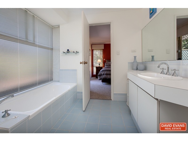 3 Rochester Way, Meadow Springs WA 6210