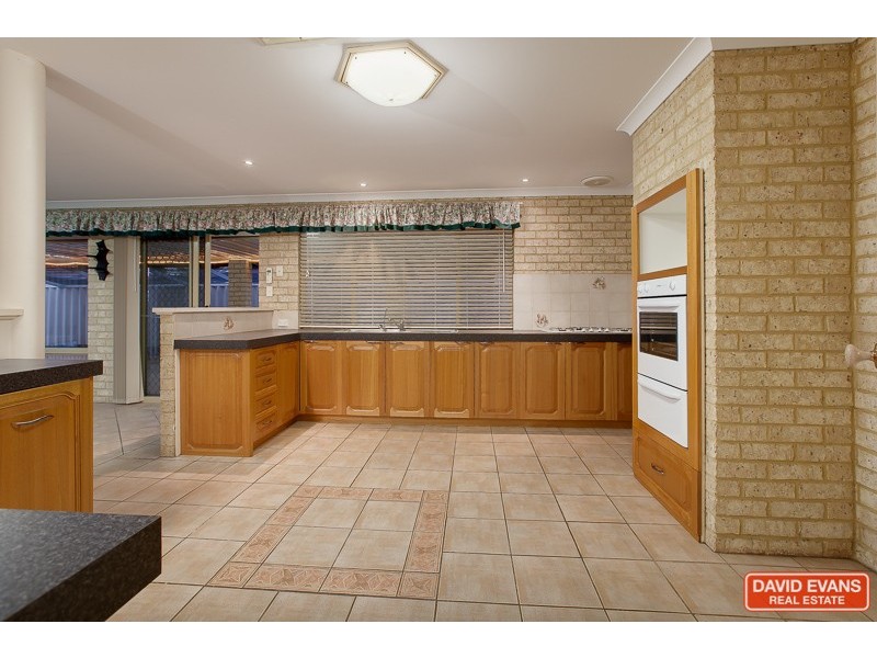 4 Lois Lane, Warnbro WA 6169