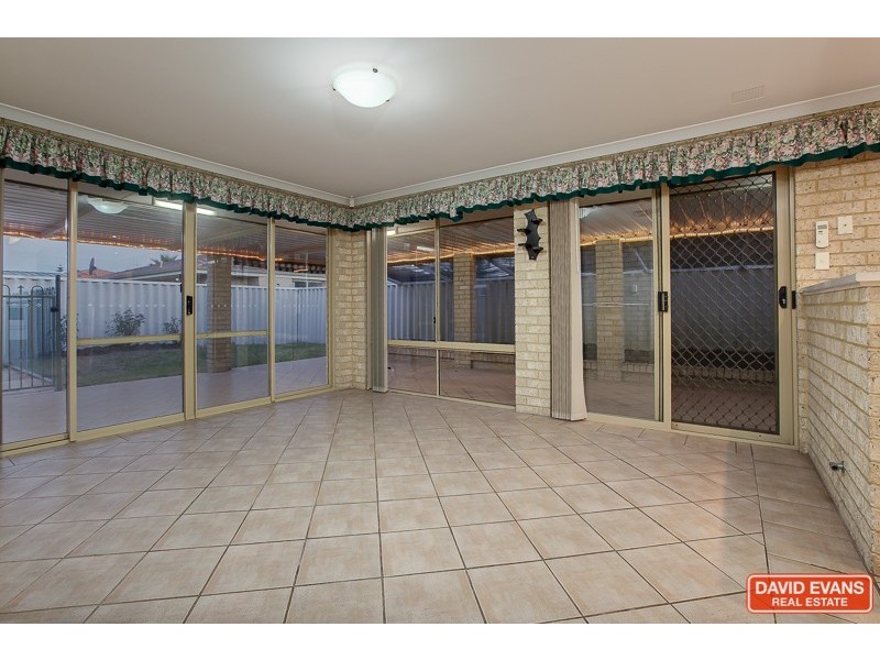 4 Lois Lane, Warnbro WA 6169