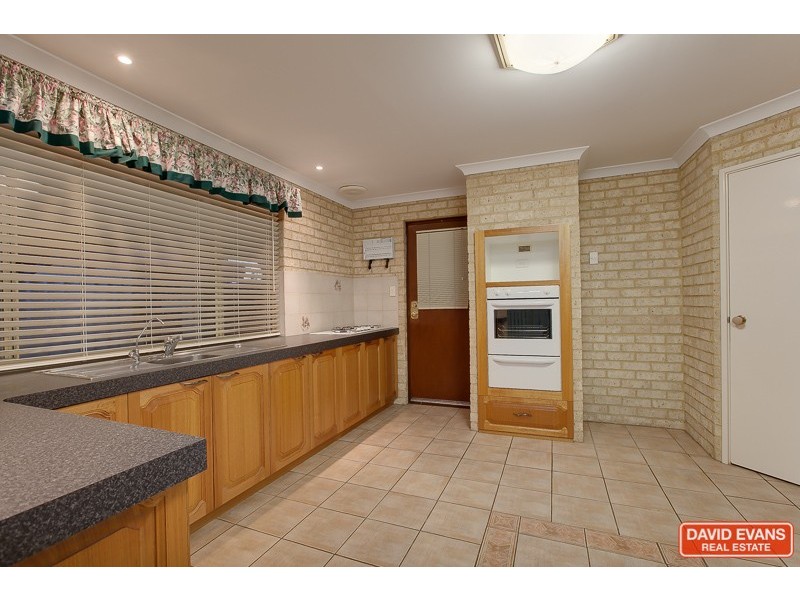 4 Lois Lane, Warnbro WA 6169