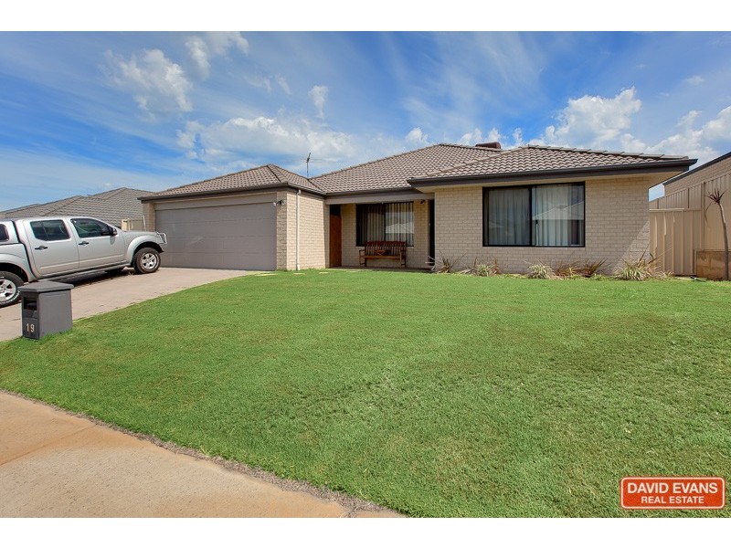 19 Remembrance Drive, Baldivis WA 6171