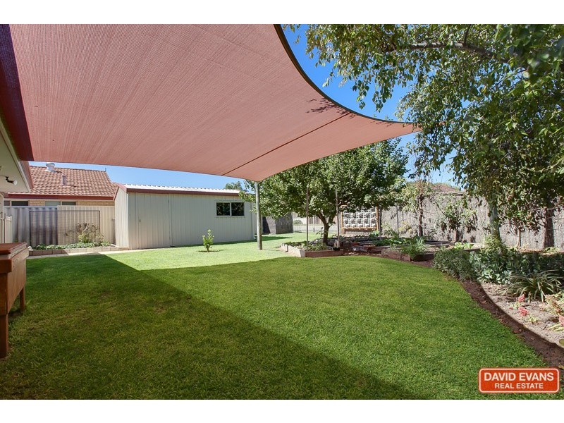 2 Greenlea Crescent, Warnbro WA 6169