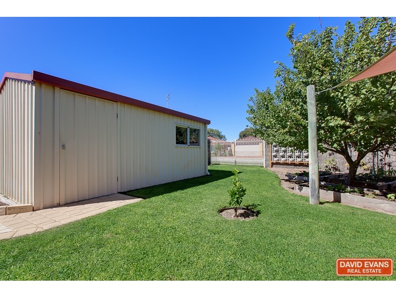 2 Greenlea Crescent, Warnbro WA 6169