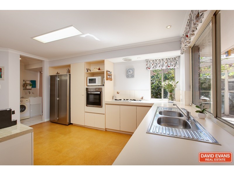 2 Greenlea Crescent, Warnbro WA 6169