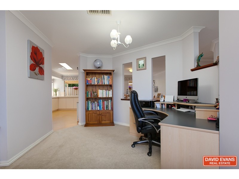2 Greenlea Crescent, Warnbro WA 6169