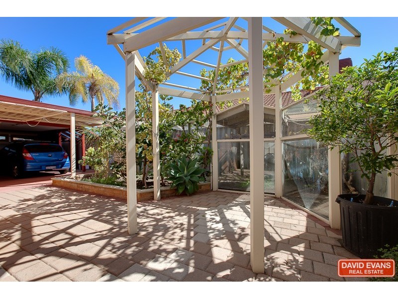2 Greenlea Crescent, Warnbro WA 6169