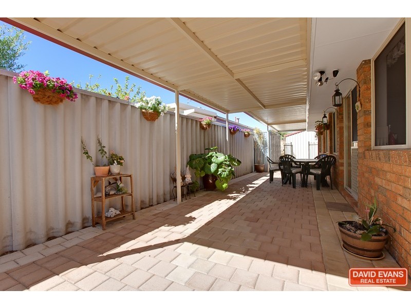 2 Greenlea Crescent, Warnbro WA 6169