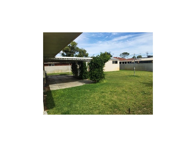 29 Kurrawa Street, Hillman WA 6168