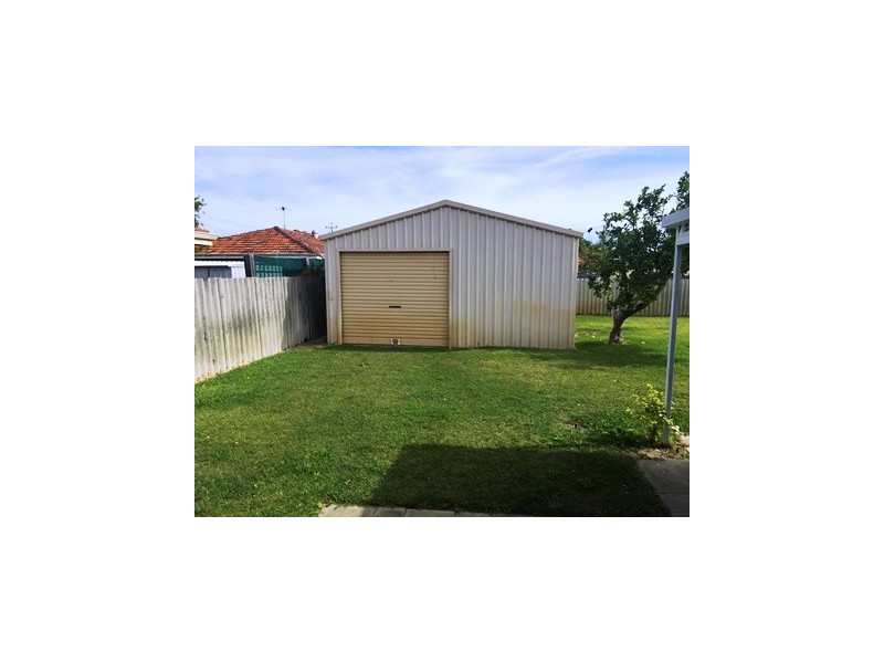 29 Kurrawa Street, Hillman WA 6168