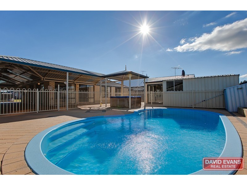 65 Ritchie Drive, Rockingham WA 6168