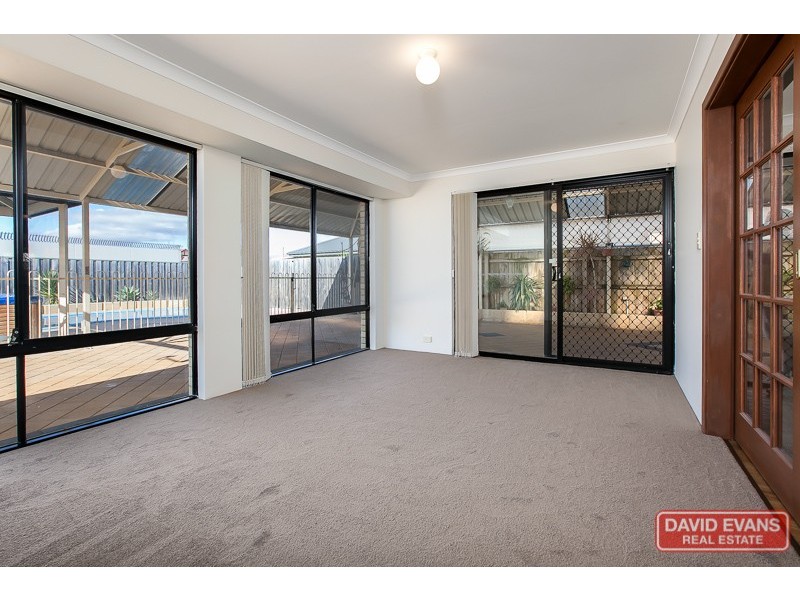 65 Ritchie Drive, Rockingham WA 6168