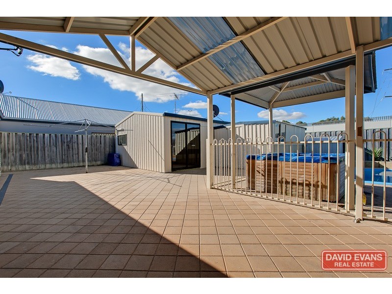 65 Ritchie Drive, Rockingham WA 6168