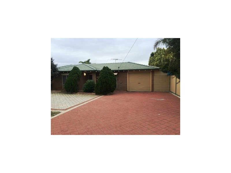 5 Goongarrie Drive, Waikiki WA 6169