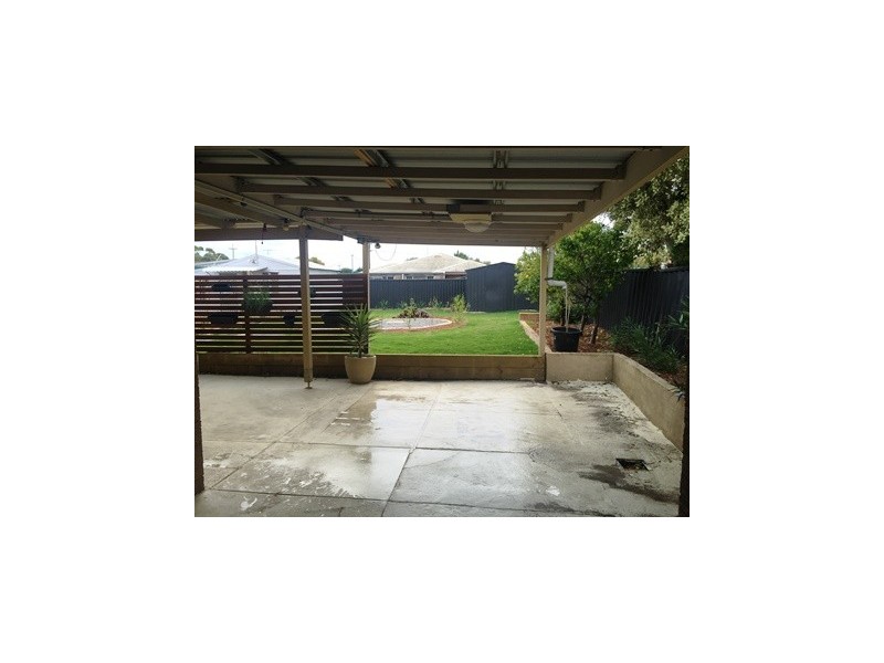 5 Goongarrie Drive, Waikiki WA 6169