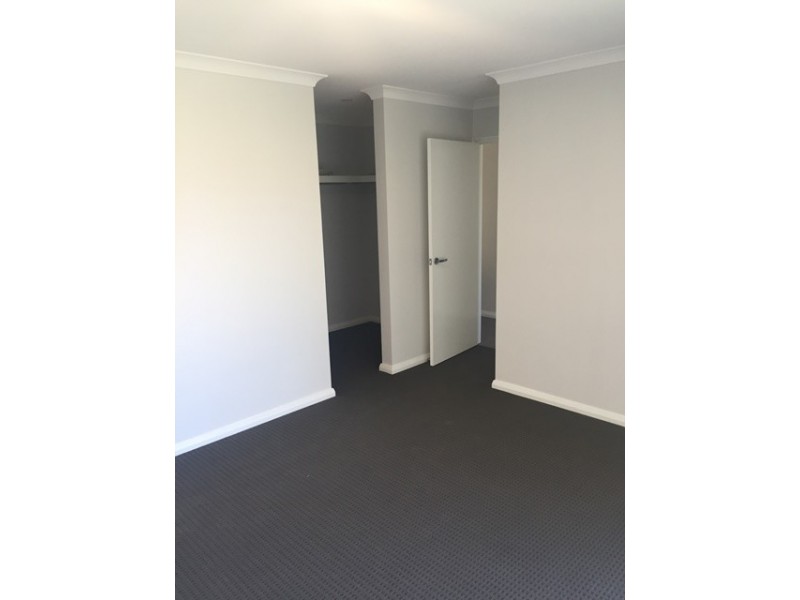 3 Dundee Way, Meadow Springs WA 6210