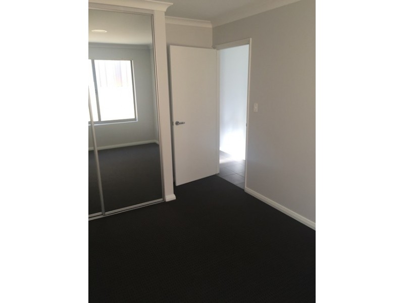 3 Dundee Way, Meadow Springs WA 6210