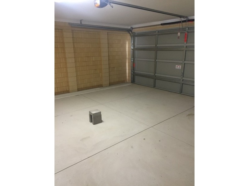 3 Dundee Way, Meadow Springs WA 6210