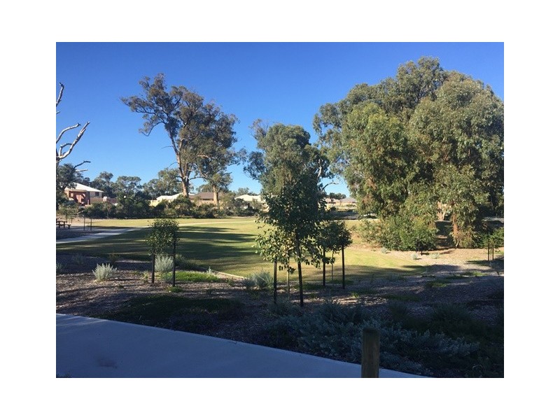 3 Dundee Way, Meadow Springs WA 6210