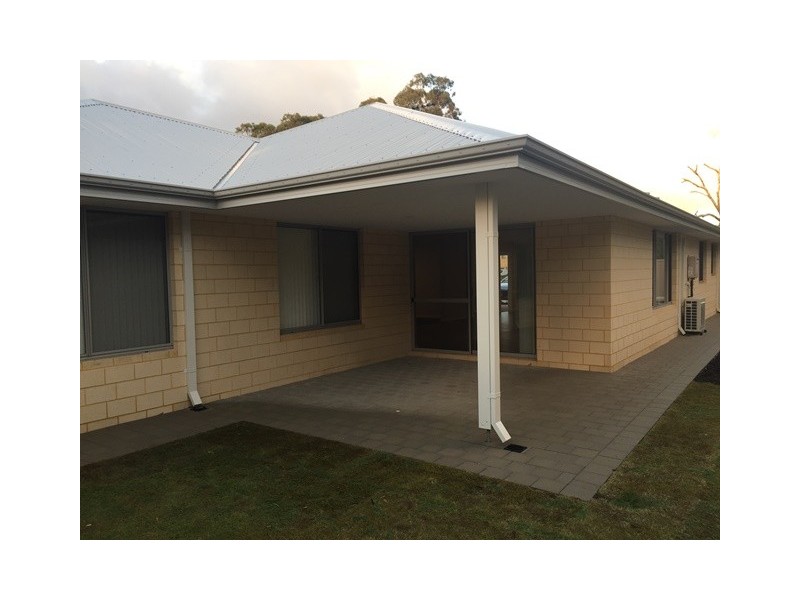 3 Dundee Way, Meadow Springs WA 6210