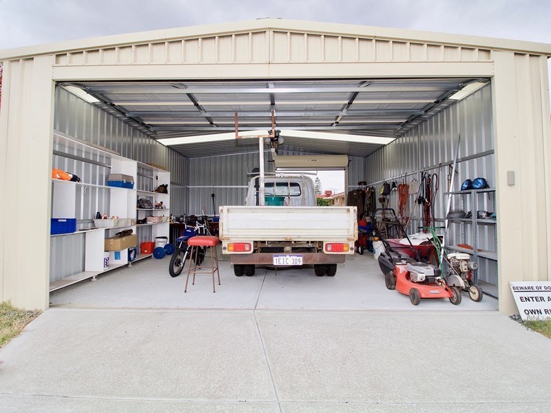 1 Hawkins Street, Rockingham WA 6168